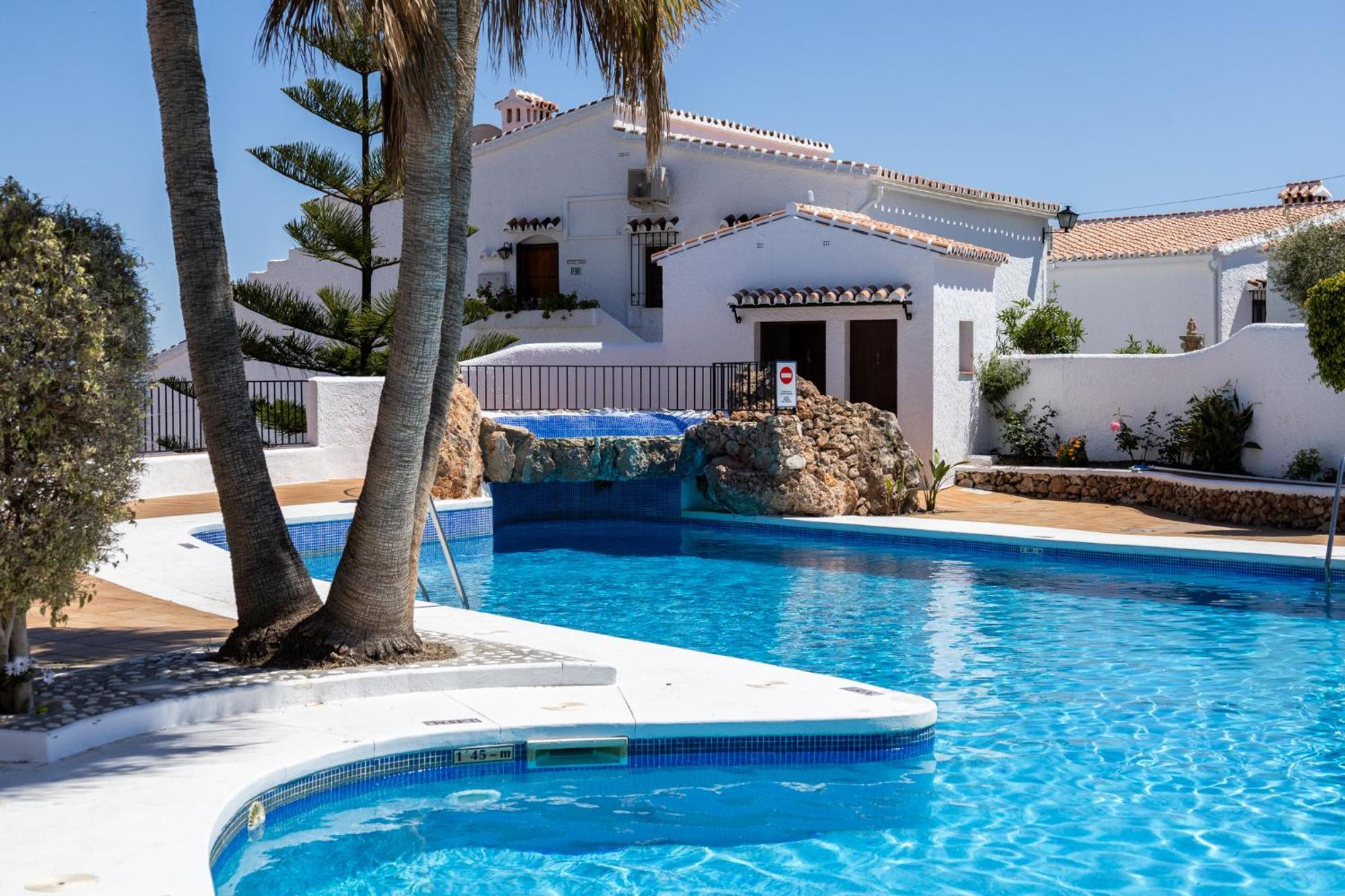 Capistrano Village B, 1 Bedroom + Free Wi-Fi Nerja Exterior foto